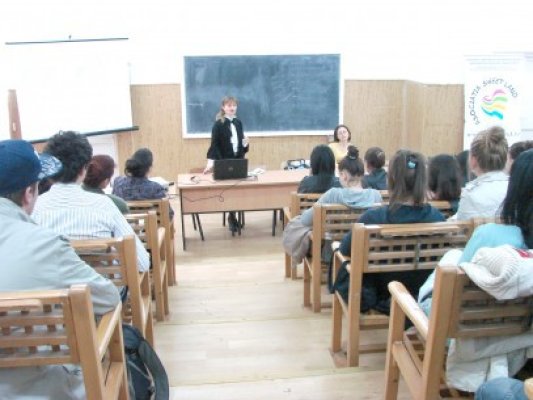 Proba scrisă a examenului naţional de definitivare are loc astăzi